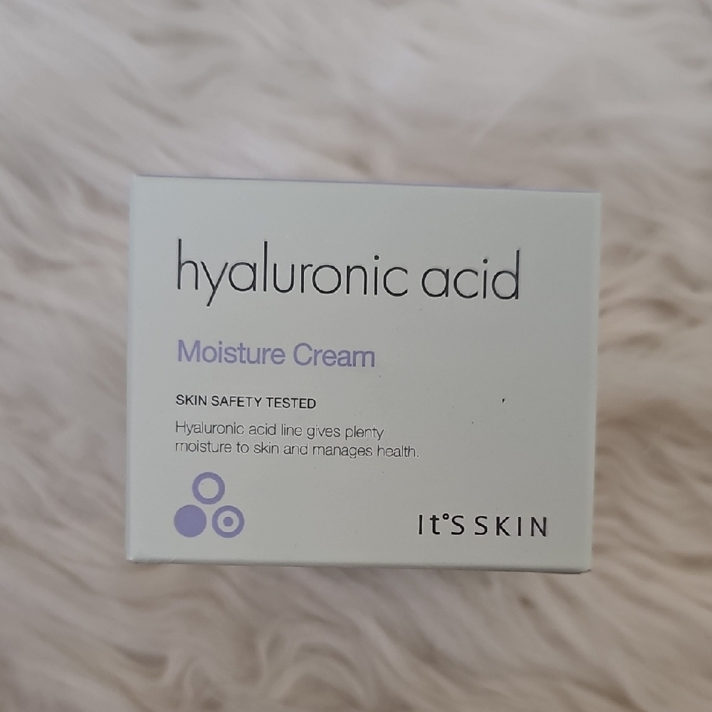 White Hyaluronic Acid Moisturizer Skincare